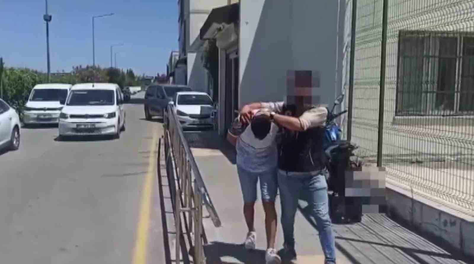 Adana’da firari torbacılara operasyon: 19 hükümlü yakalanıp cezaevine gönderildi 