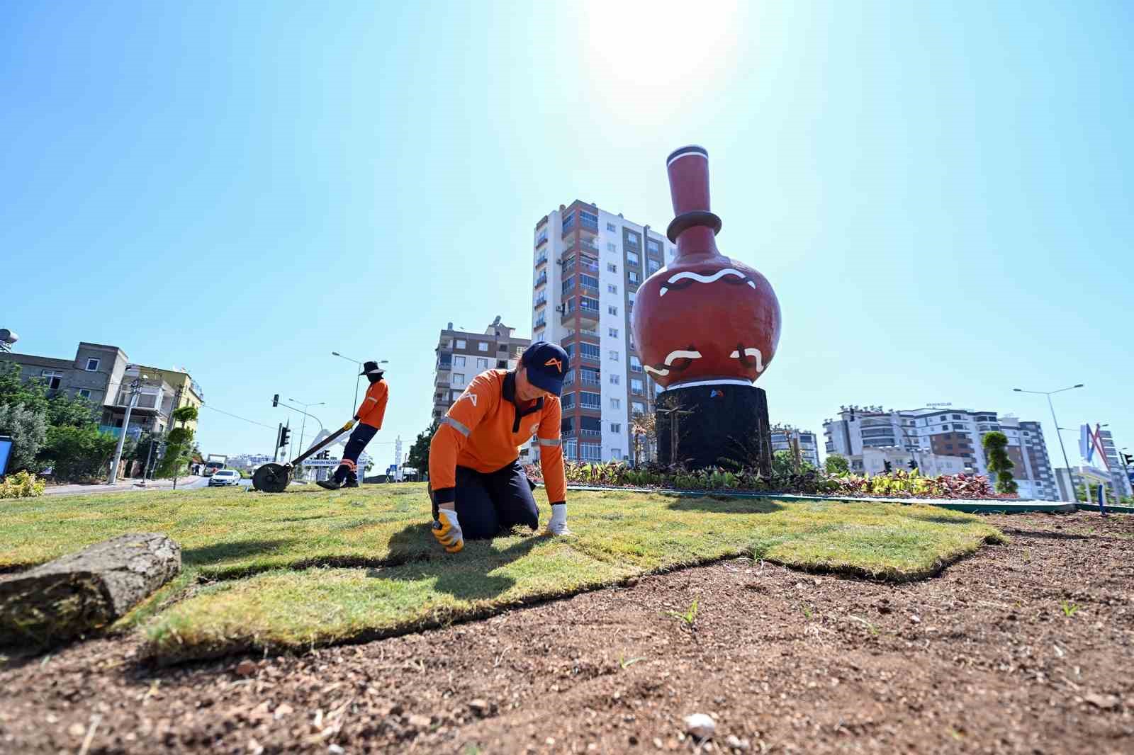 Mersin yaza renkli girdi 