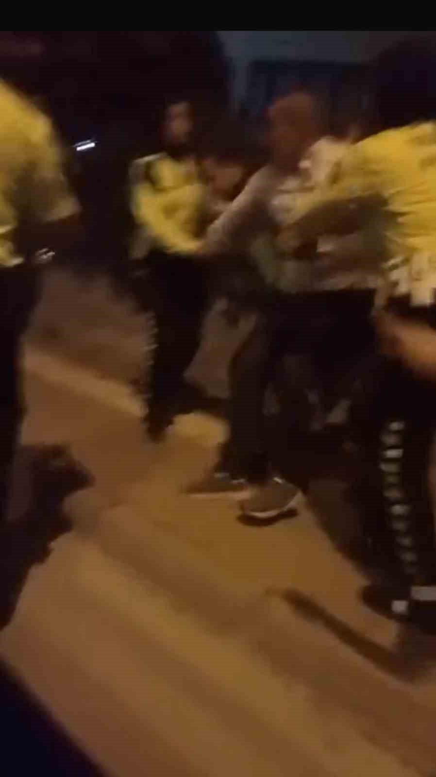Ehliyetsiz sürücüye ceza kesildi, babası olay çıkardı 