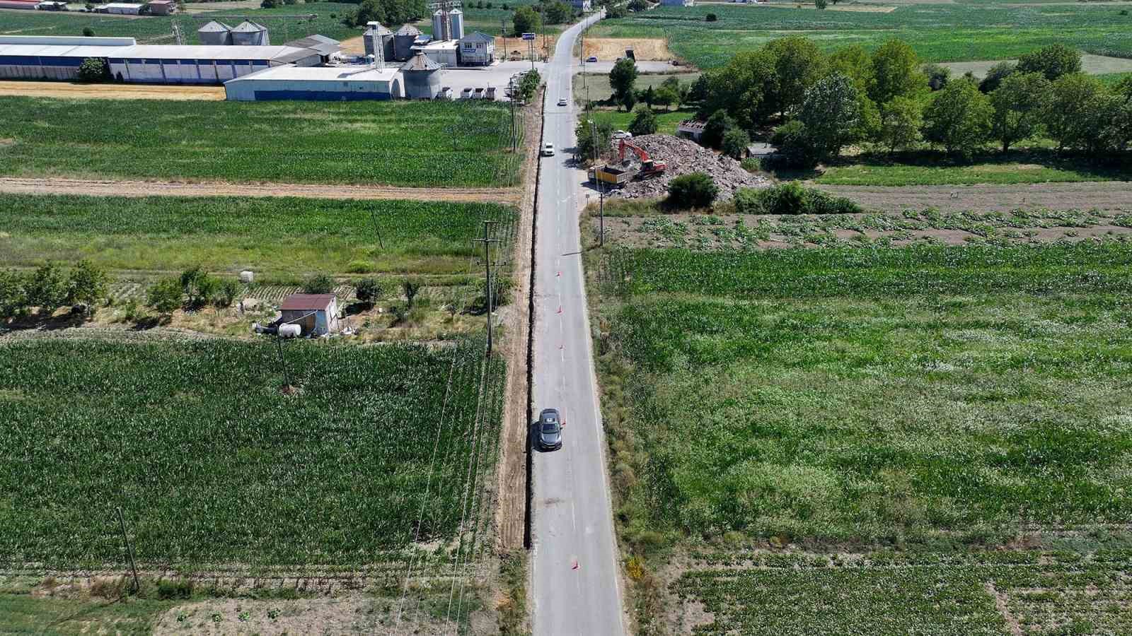 Ferizli’de 9 kilometrelik yol sil baştan yenileniyor 