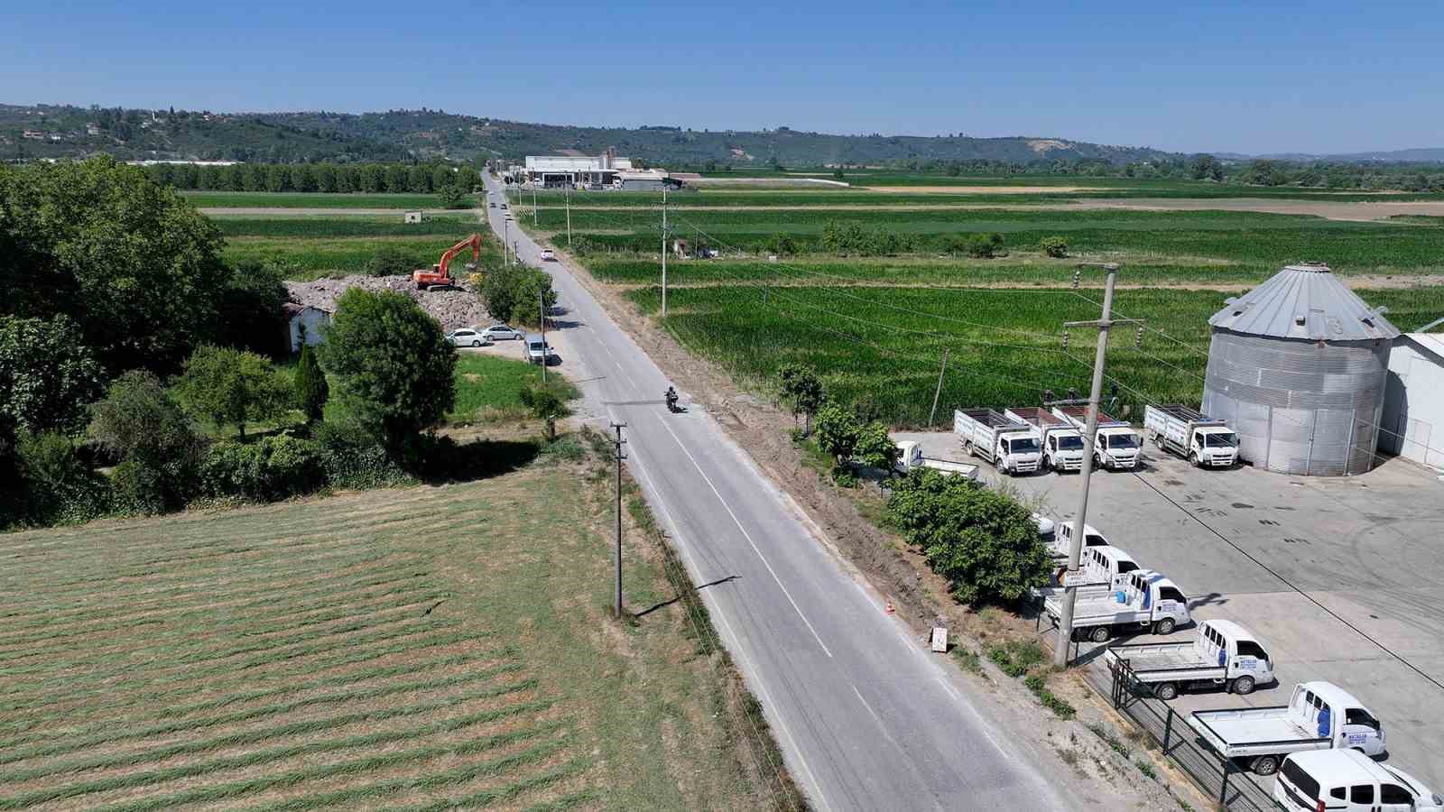 Ferizli’de 9 kilometrelik yol sil baştan yenileniyor 