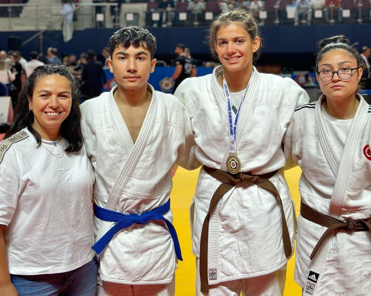 Salihli’nin gururu Hira Kılkış, Yıldızlar Avrupa Judo Kupası’nda şampiyon oldu 