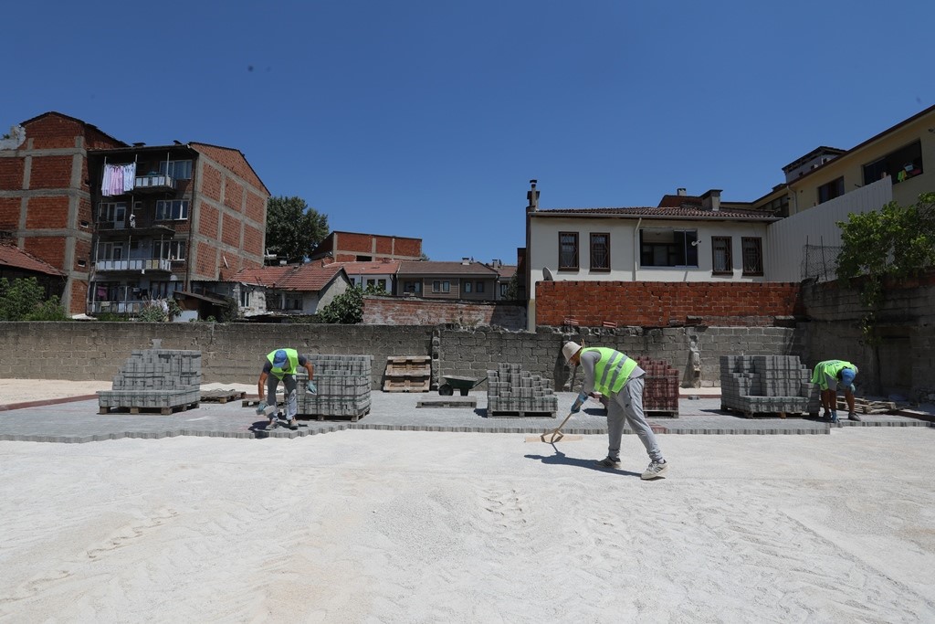 İnegöl Belediyesi’nin ücretsiz otopark hamlesi kararlılıkla sürüyor 