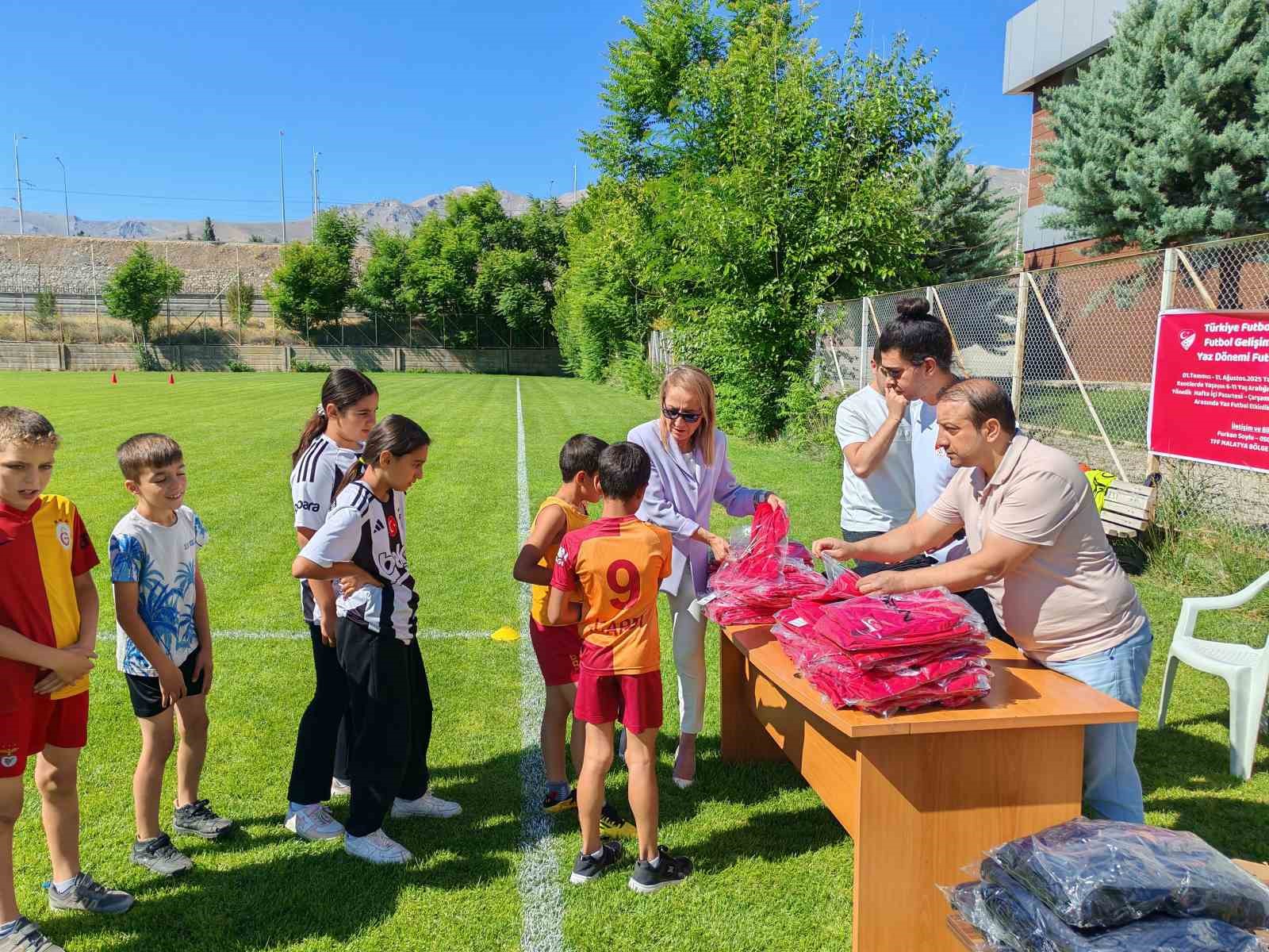 TFF’den Malatya’da yaz futbol okulu etkinliği 