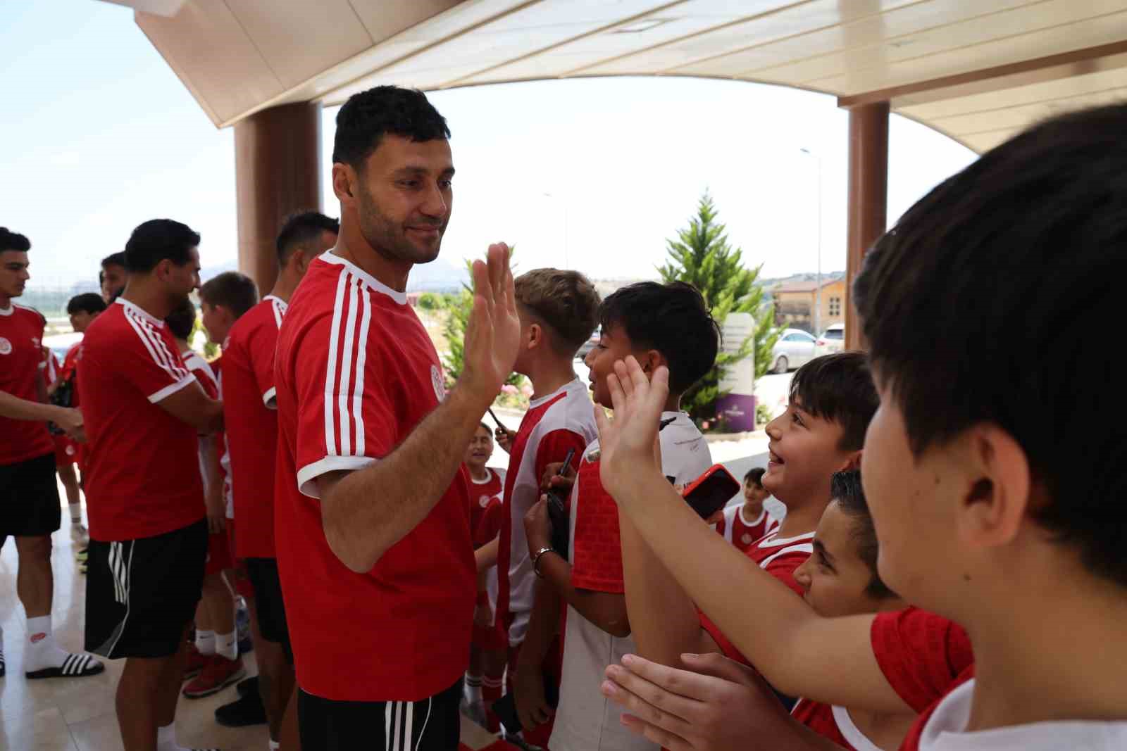 Antalyaspor Burdur’da kampa girdi 