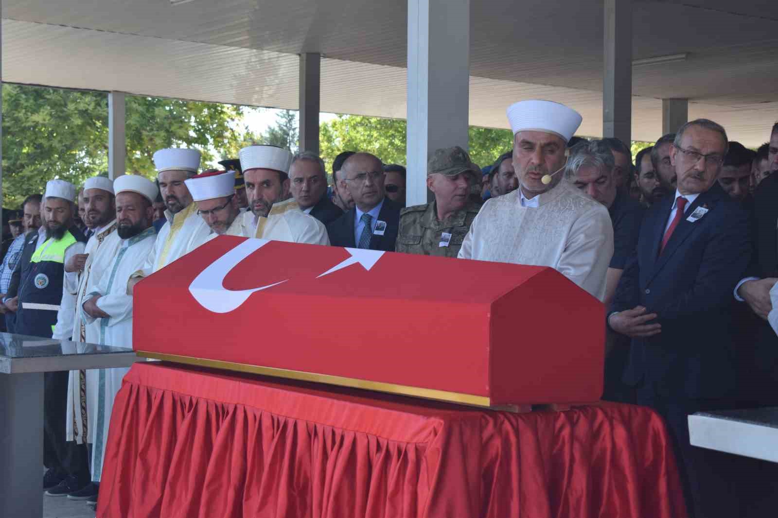 Şehit Piyade Teğmen Furkan Sert, son yolculuğuna uğurlandı 