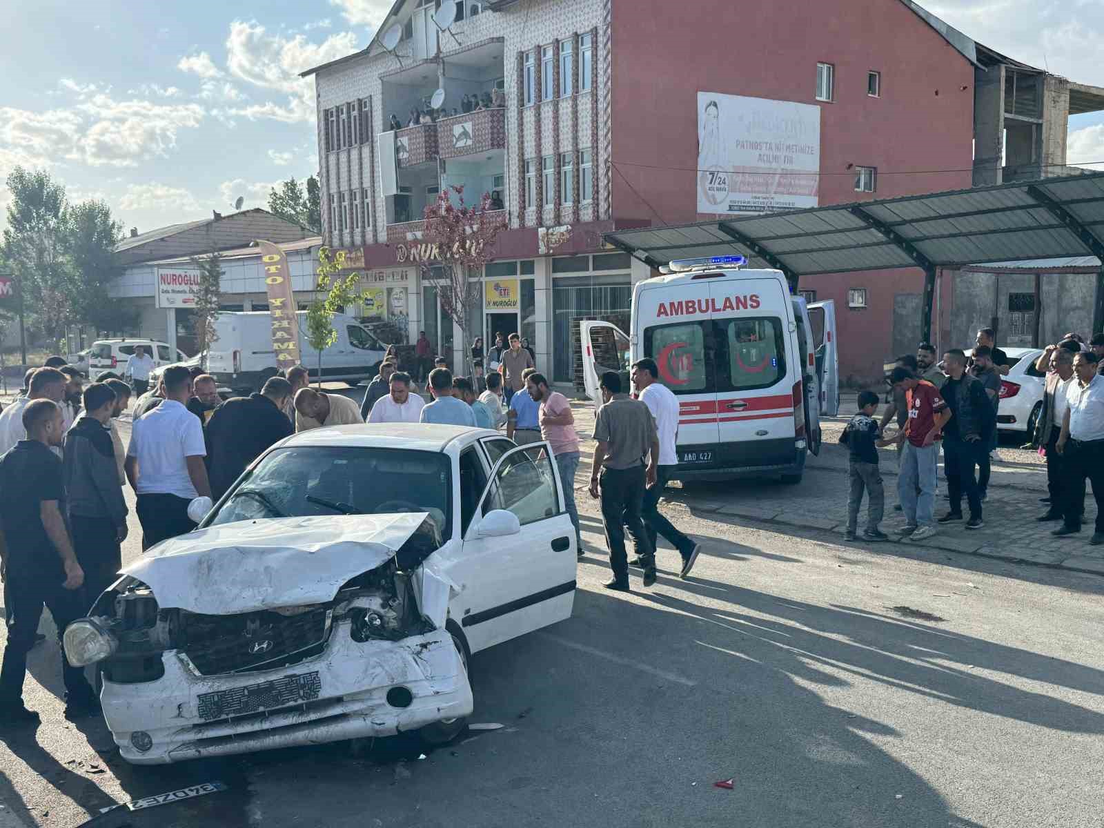 Patnos’ta trafik kazası: 3 yaralı 