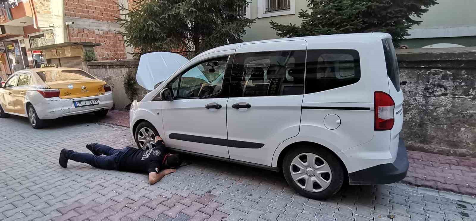 İtfaiye ekiplerinden yavru kedi kurtarma operasyonu 