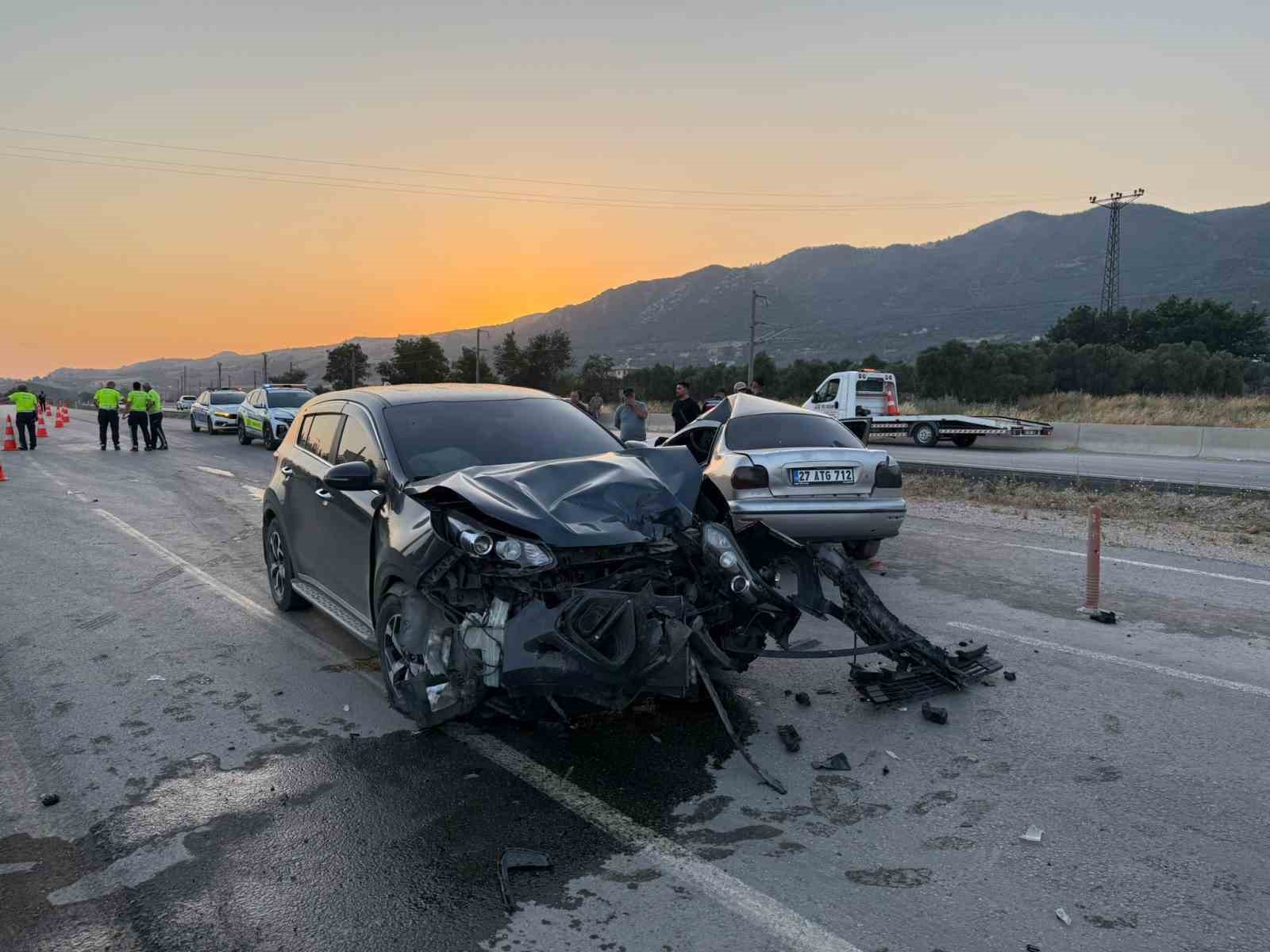 Osmaniye’de iki otomobil çarpıştı: 2 yaralı 