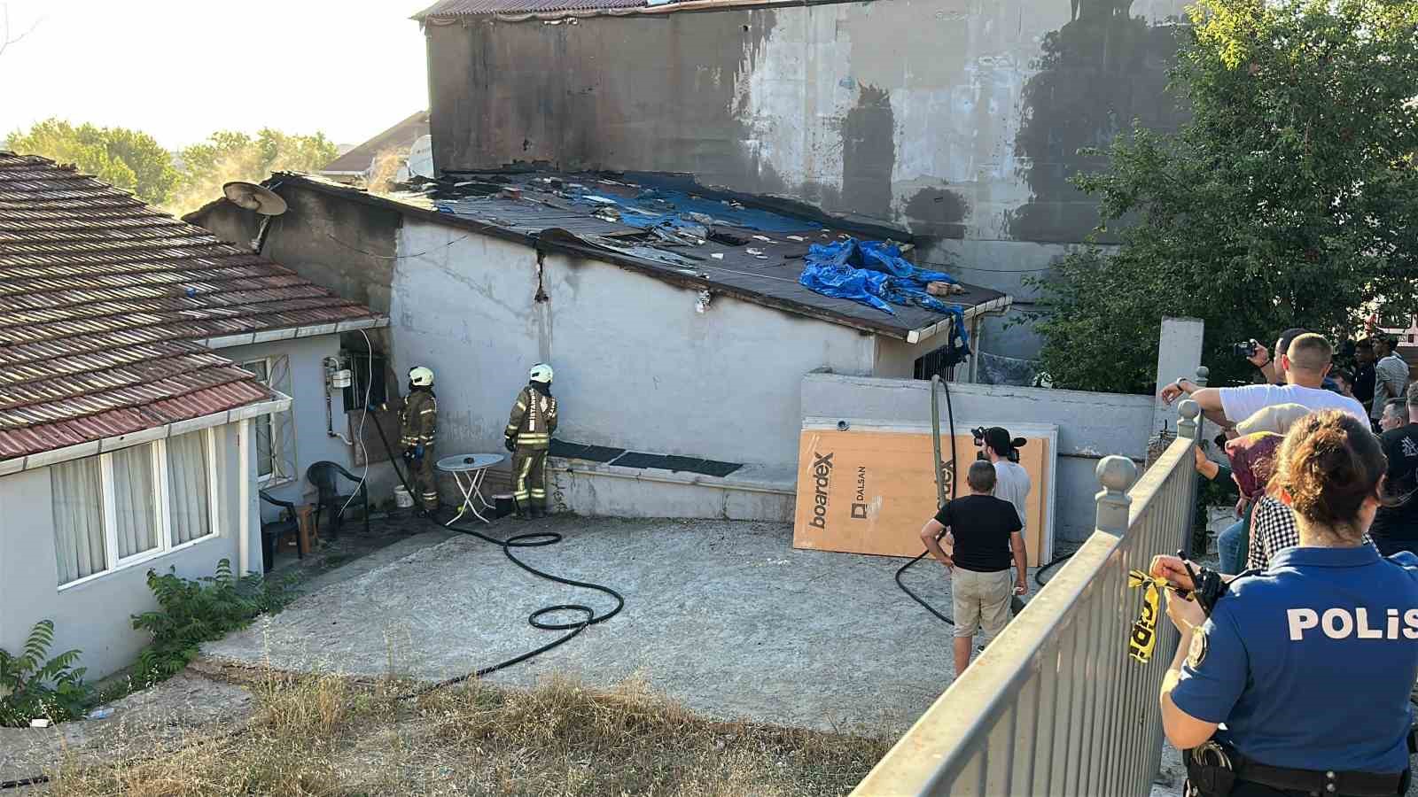Ümraniye’de çakmakla oynayan çocuk yangın çıkardı 