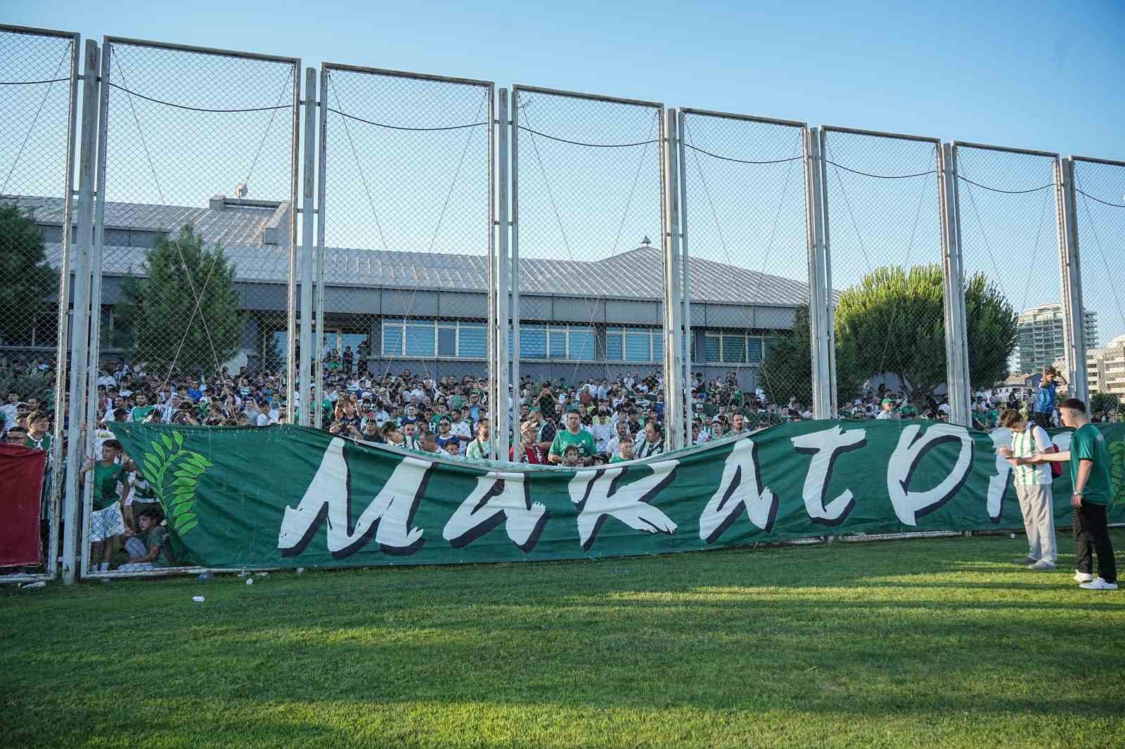 Bursaspor sezonu taraftarıyla açtı 