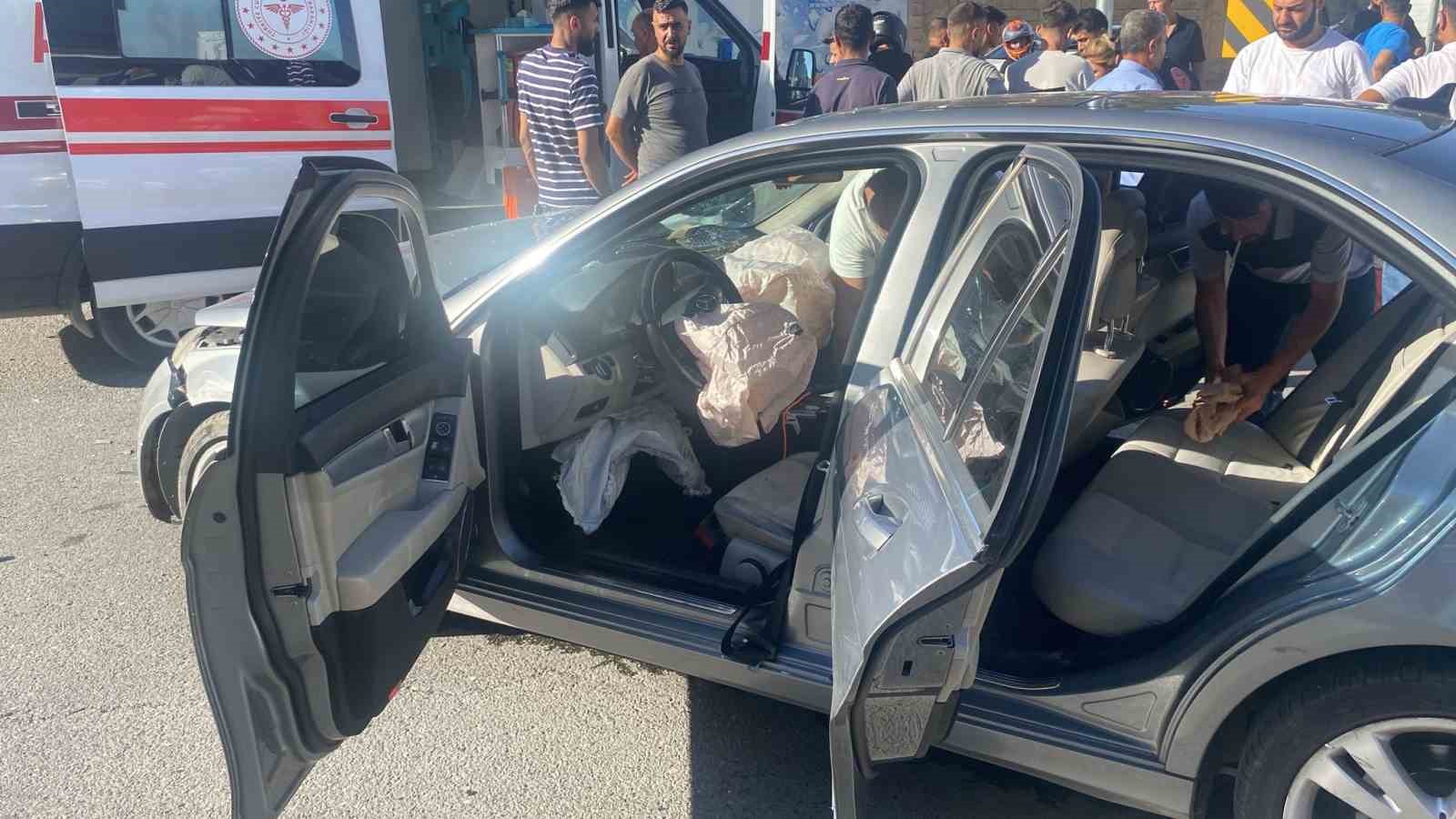 Siirt’te iki araç çarpıştı: 1 yaralı 