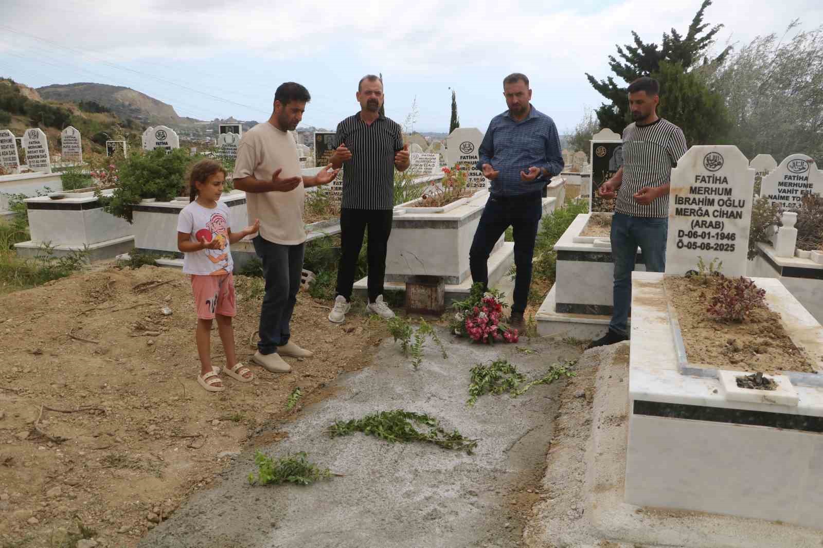 Boğaz ağrısıyla acil servisin yolunu tutan 3 çocuk annesi 55 gün süren yaşam mücadelesini kaybetti 