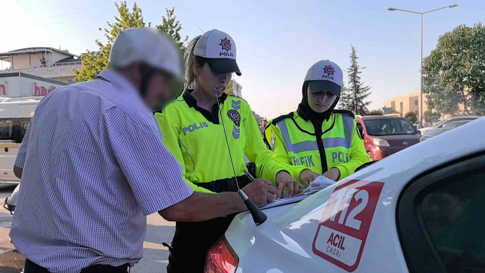 Alkollü sürücü polise yakalandı: 