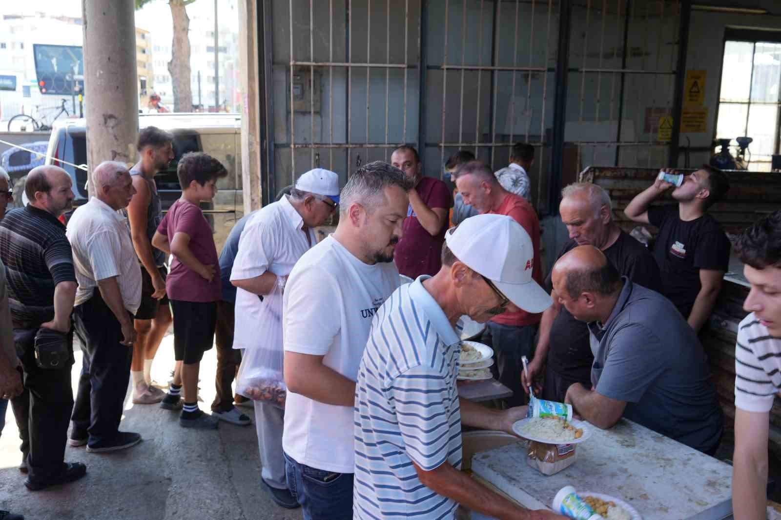 Sanayi esnaflarından 16. geleneksel hayır yemeği 