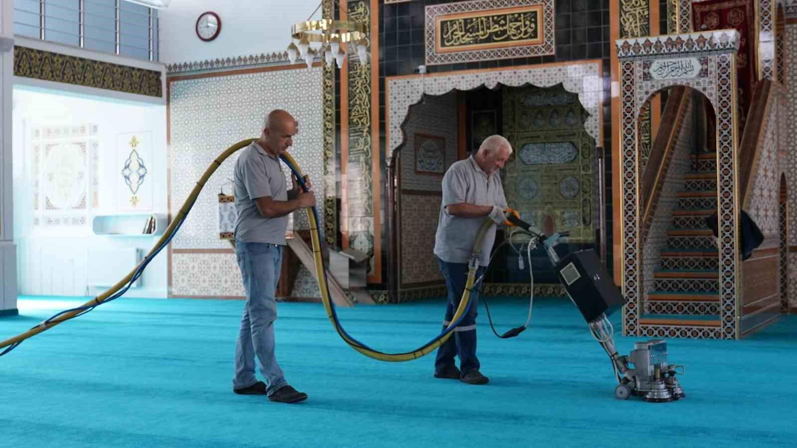 Elazığ Belediyesi’nden Ataşehir Mahallesi’nde kapsamlı temizlik çalışması 