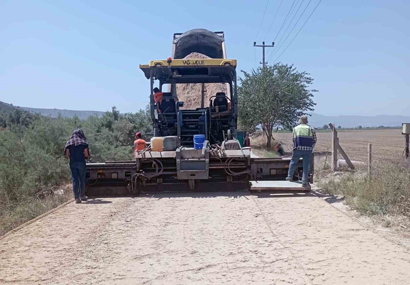 Büyükşehir’den Milas’ta yol yenileme çalışması