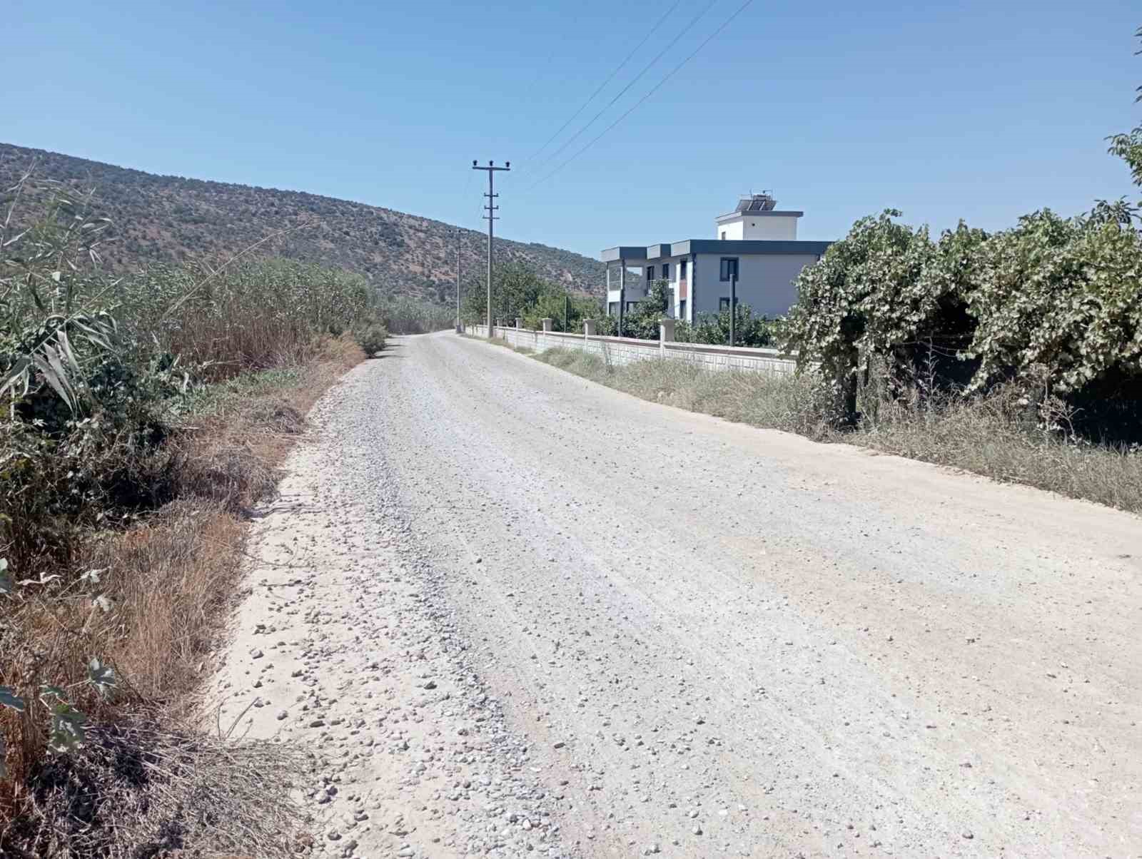 Büyükşehir’den Milas’ta yol yenileme çalışması 