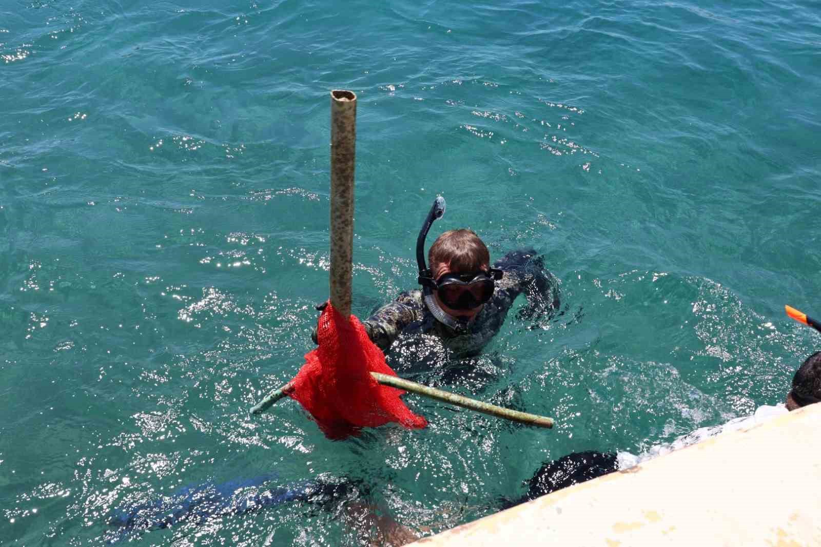 Deniz Dibi Temizliği Türkbükü’nde devam etti