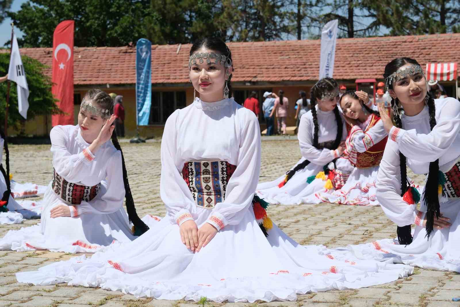 Nasreddin Hoca göle maya çaldı, festival başladı 