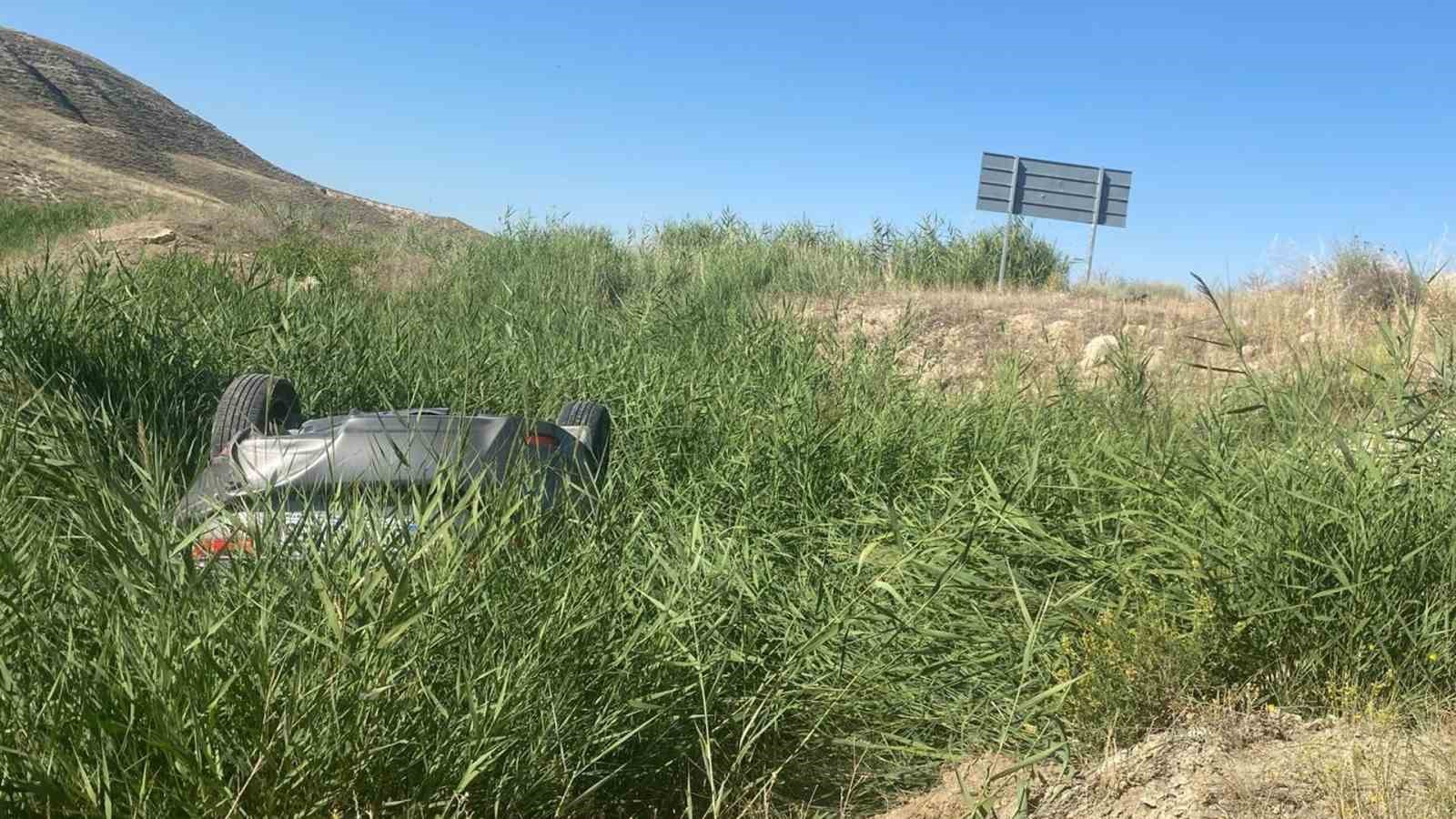 Kırıkkale’de otomobil takla attı: Aynı aileden 5 yaralı 