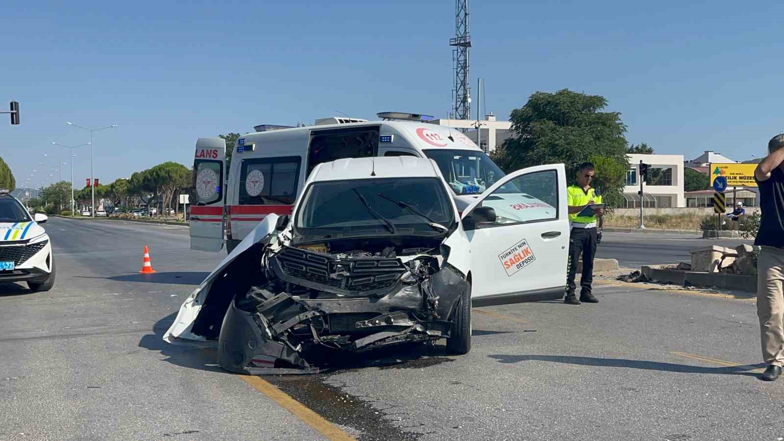 Menteşe’de araçlar hurdaya döndü: 1 yaralı 