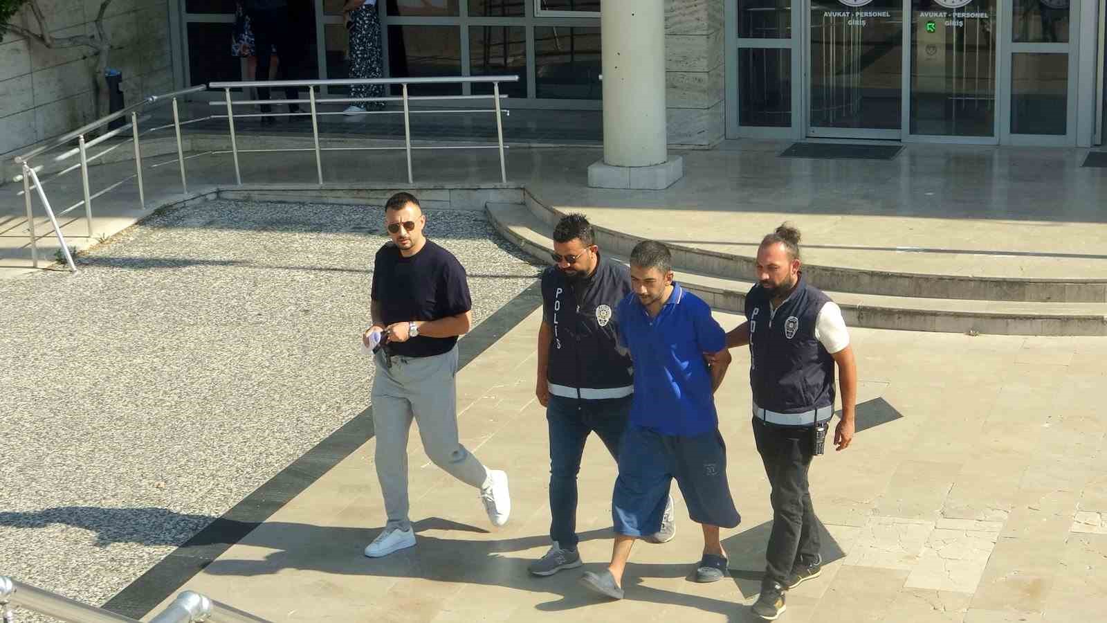 Muğla’da polis araçlarına zarar veren şahıs tutuklandı 