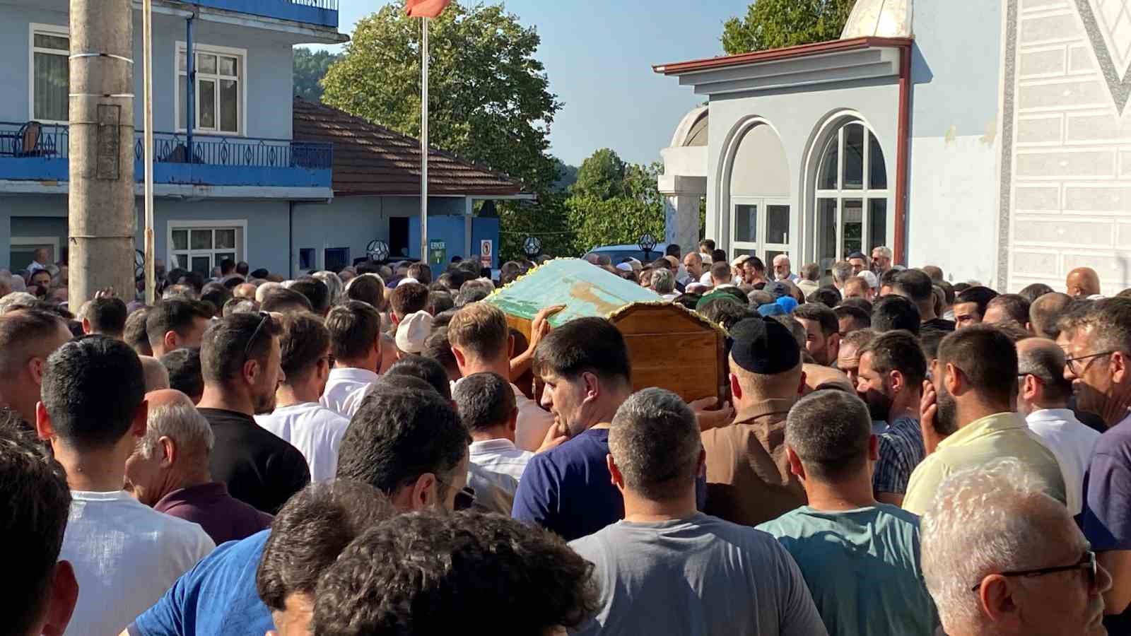 Tüfekle vurulmuştu, 4 günlük yaşam mücadelesini kaybetti: Son yolculuğuna uğurlandı 