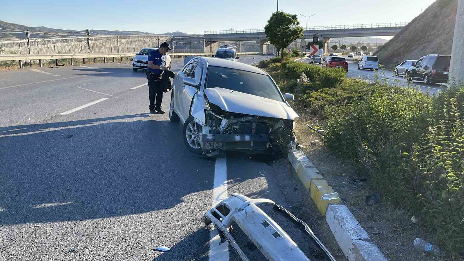 Sivas’ta trafik kazası: 2 kişi yaralandı 