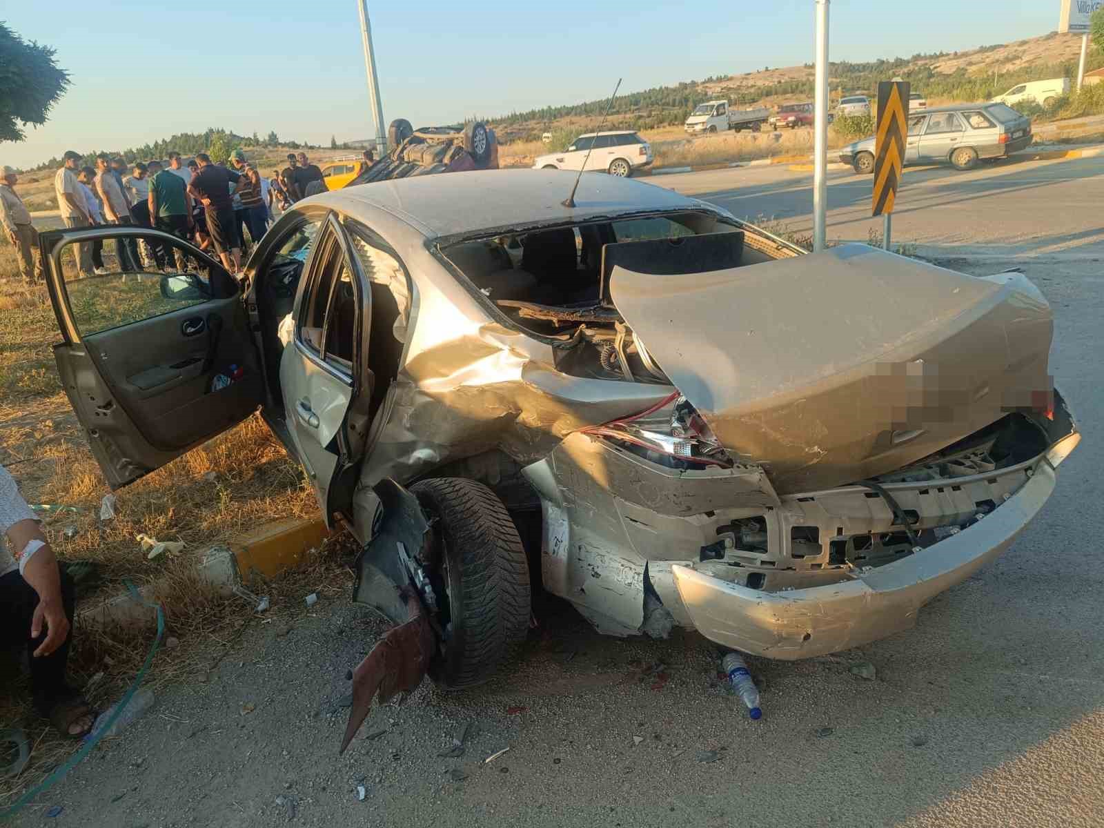 Afyonkarahisar’da trafik kazası: 9 kişi yaralandı 