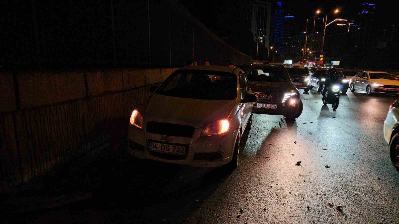 Trafikte makas atarak ilerledi, zincirleme kazaya sebep oldu: 1’i ağır 2 yaralı 