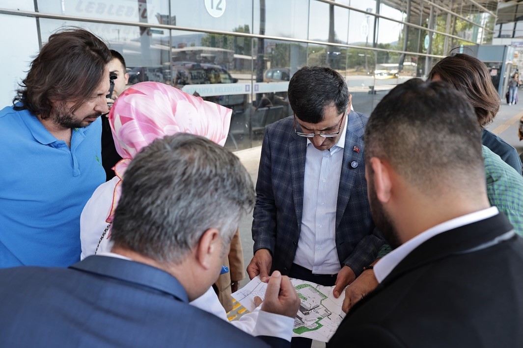 Kütahya Belediye Başkanı Eyüp Kahveci, otobüs terminalinde incelemelerde bulundu 