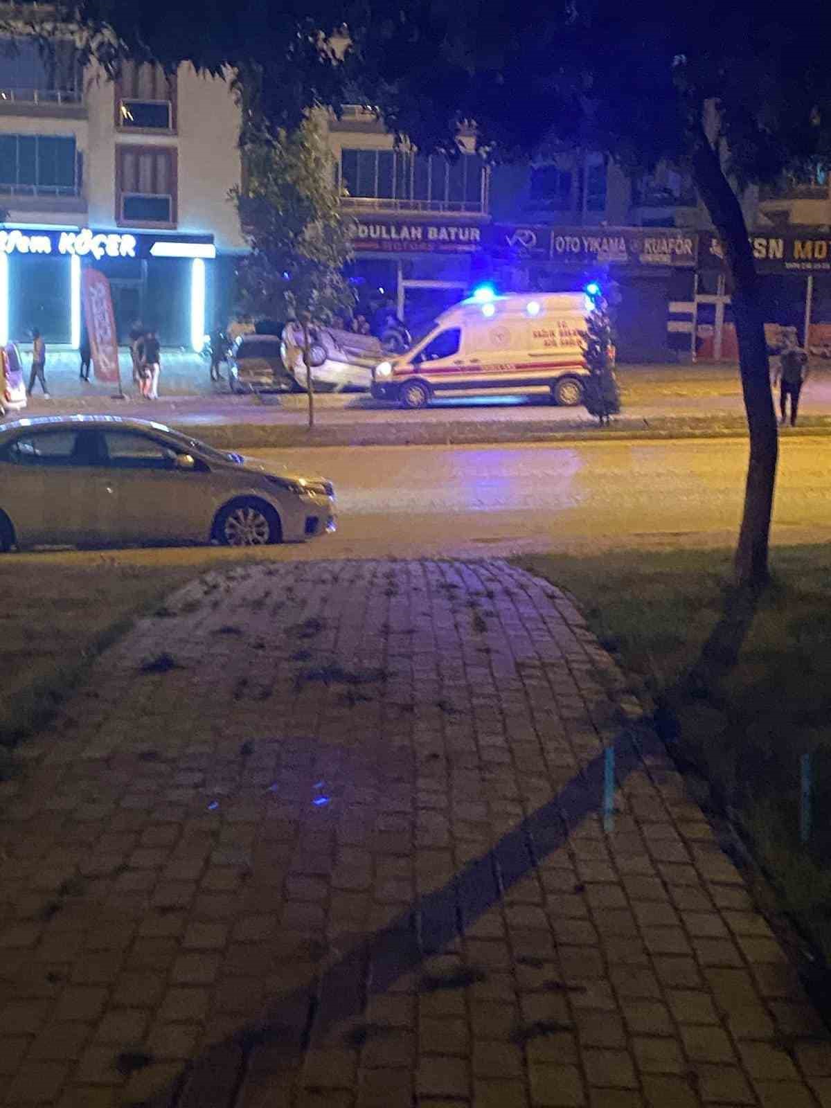 Elazığ’da takla atan otomobil, park halindeki araçlara çarptı 
