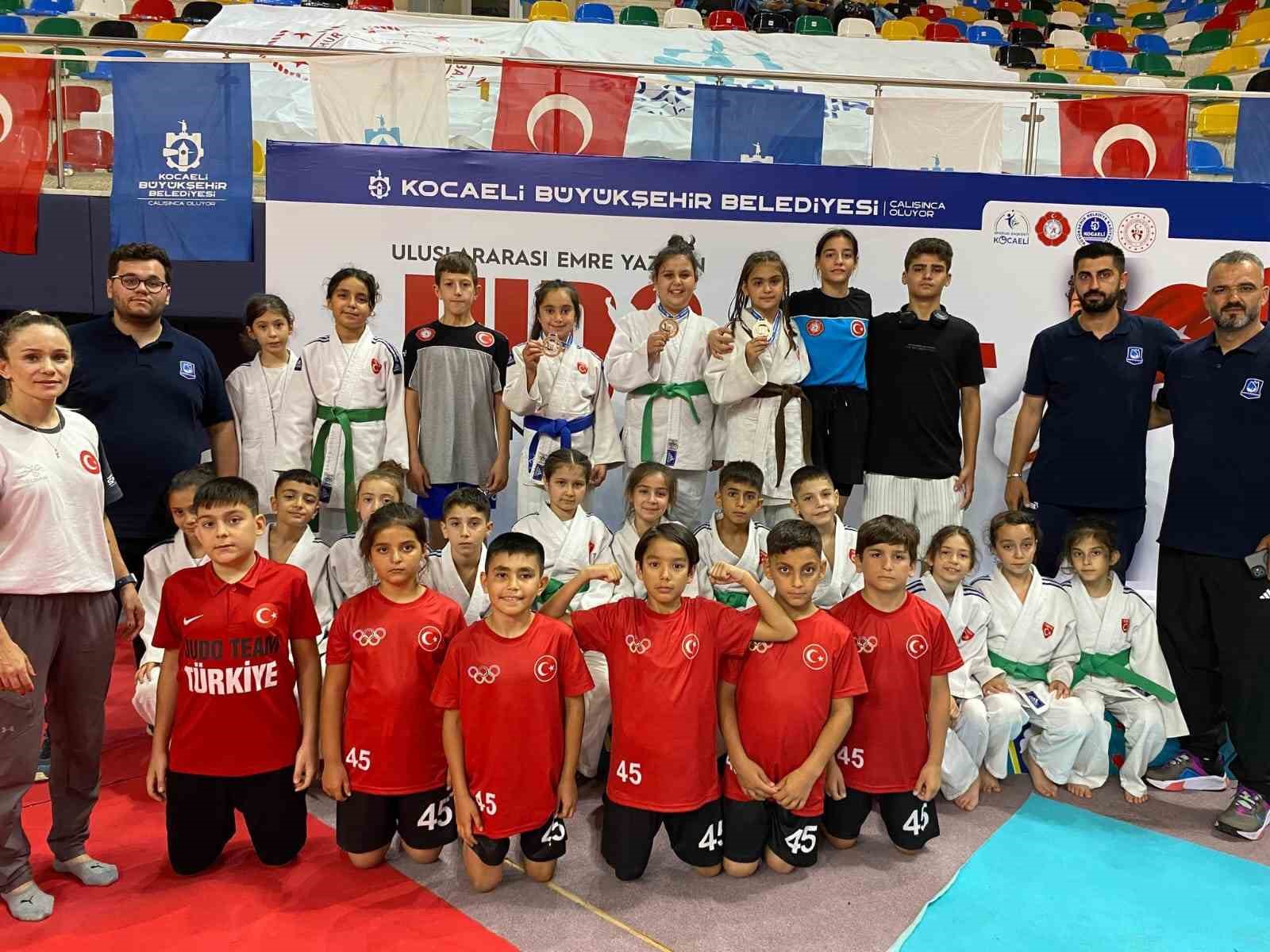 Yunusemre’nin süper minikleri Manisa’yı gururlandırdı 