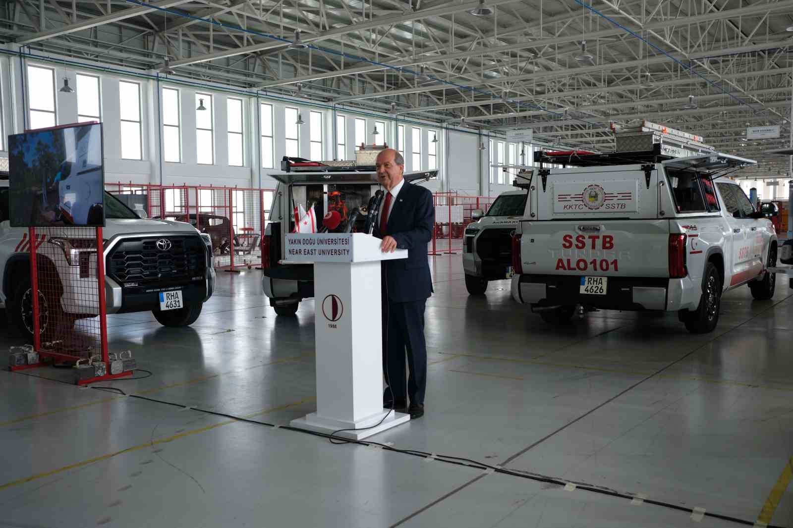 Yerli üretim arama-kurtarma araçları teslim edildi 