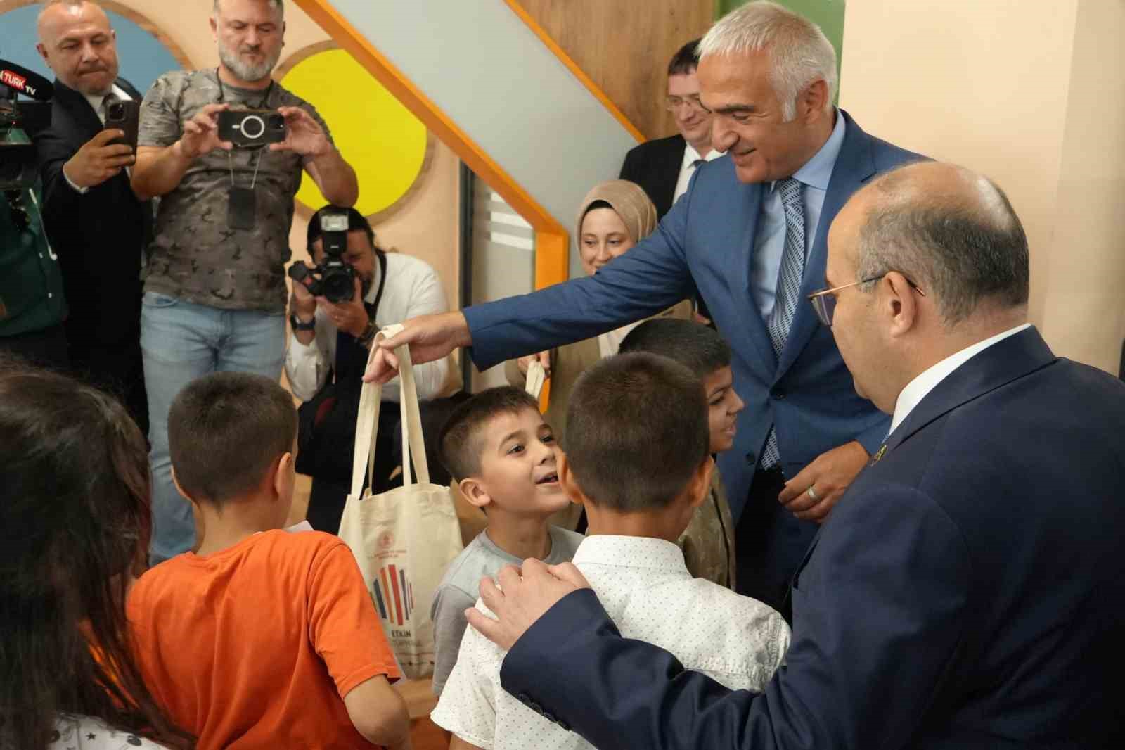 Bakan Ersoy: 