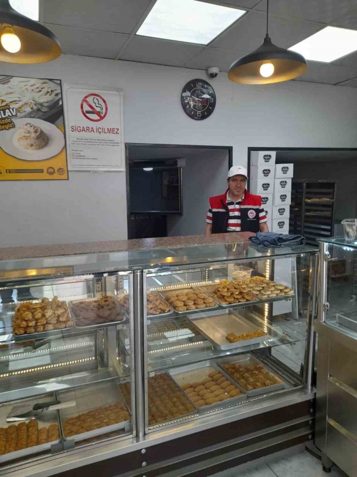 Koçarlı’da tatlı ve dondurma işletmelerine eş zamanlı denetim 