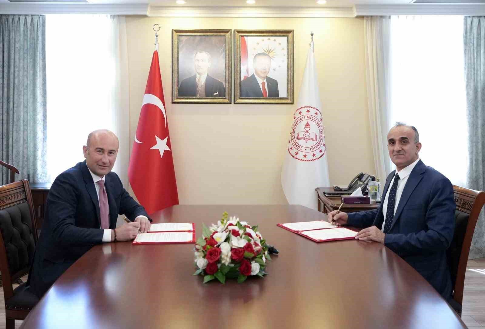 Erzurum’a 24 derslikli ortaokul 