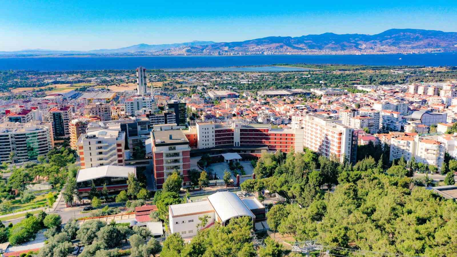 Öğrenciler memnun, İzmir Ekonomi zirvede 
