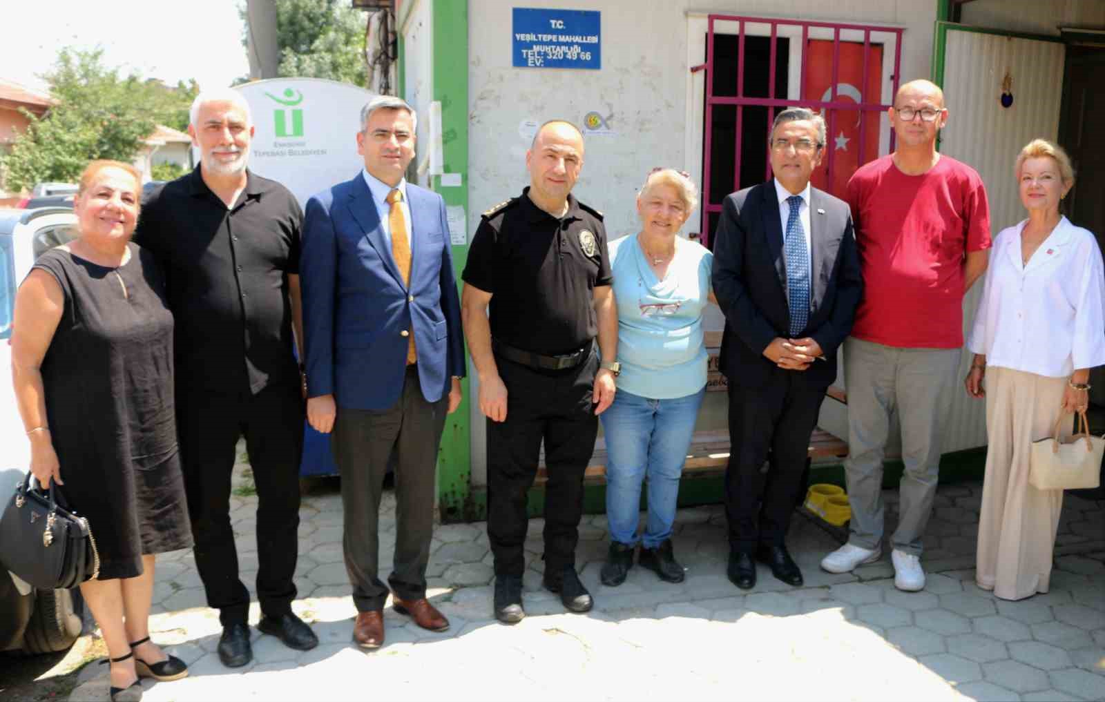 10 yıldır devam eden aşure ikramı bu yıl da sürdü 