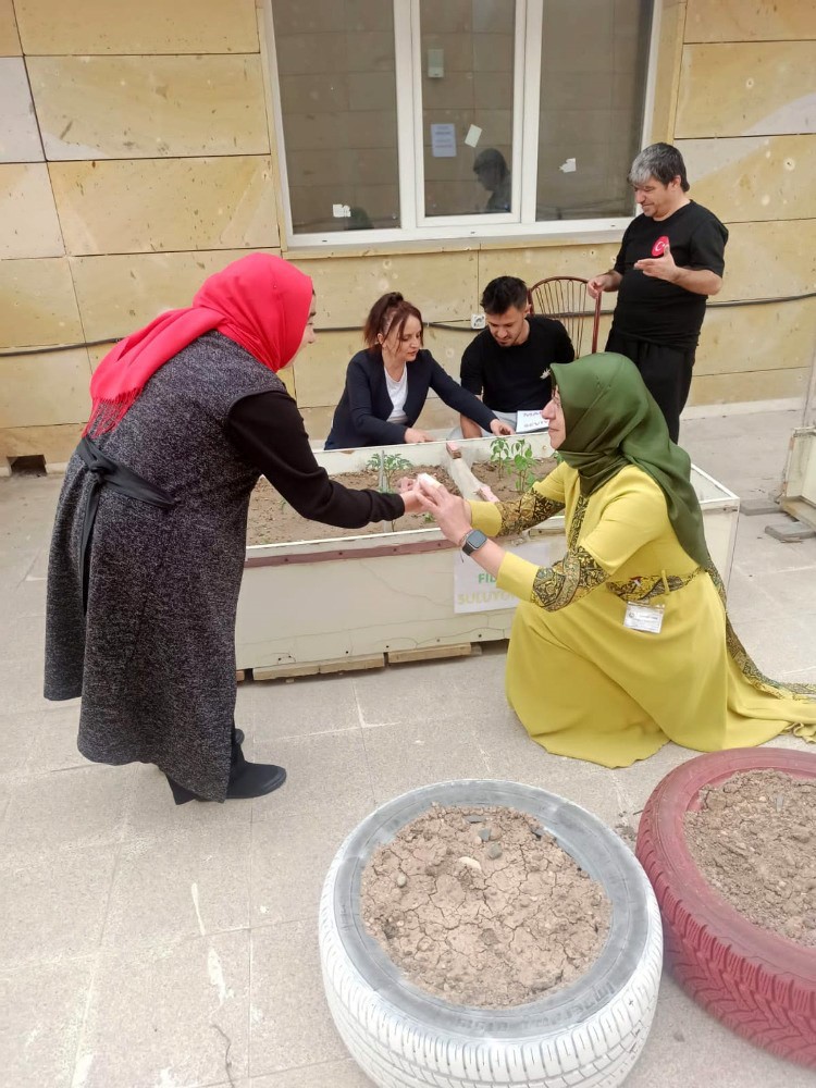 Sincan Belediyesi’nin engelli kursiyerlerinden ilham veren başarı 