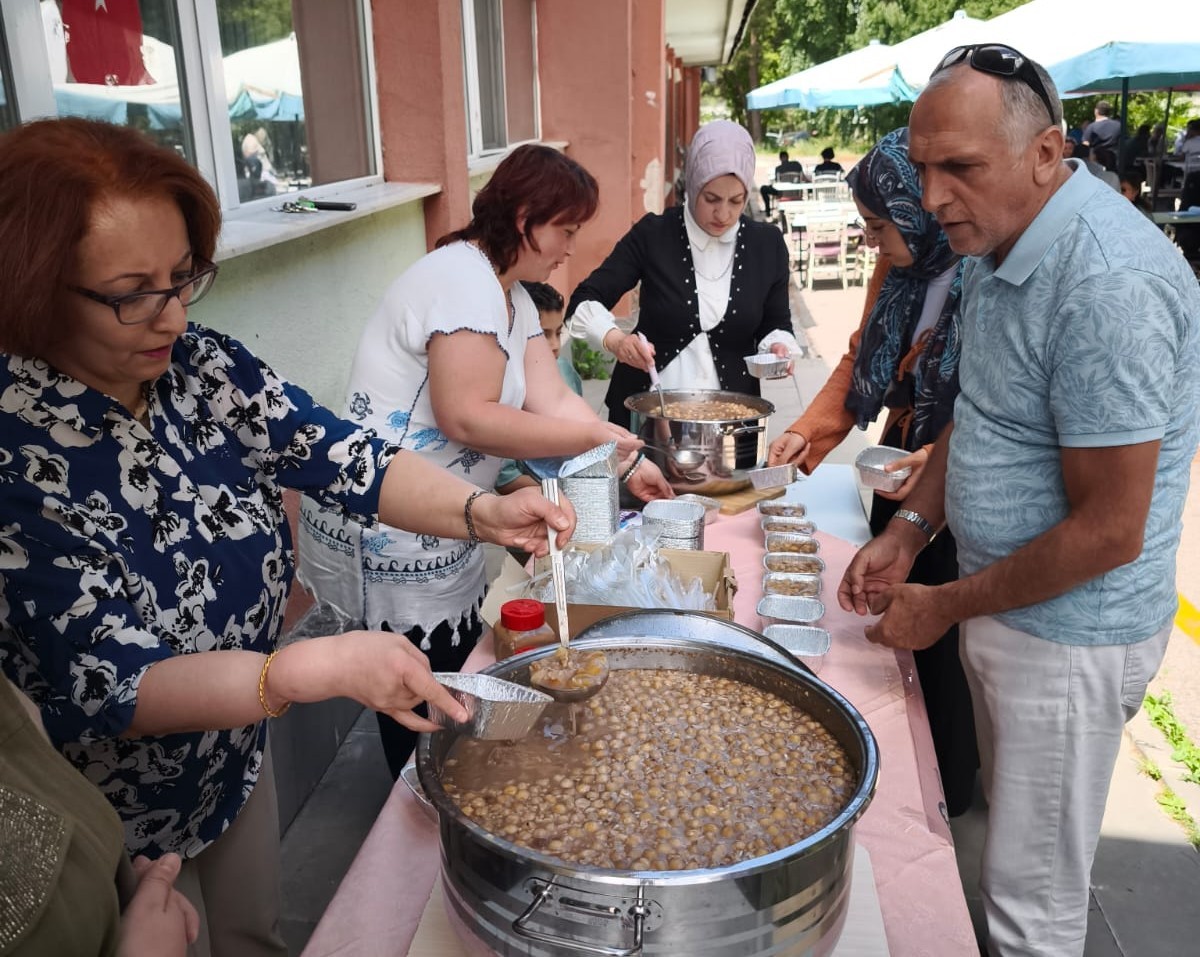Teknik Meslek Yüksekokulundan Muharrem ayına özel aşure ikramı 