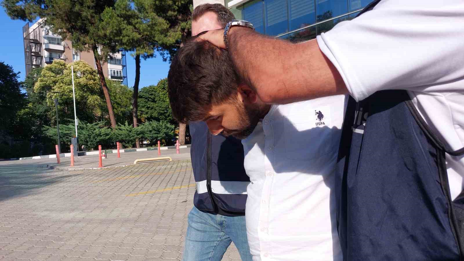 Kavga sırasında üzerinden araçla 3 kez geçtiği akrabasını öldüren şahıs tutuklandı 