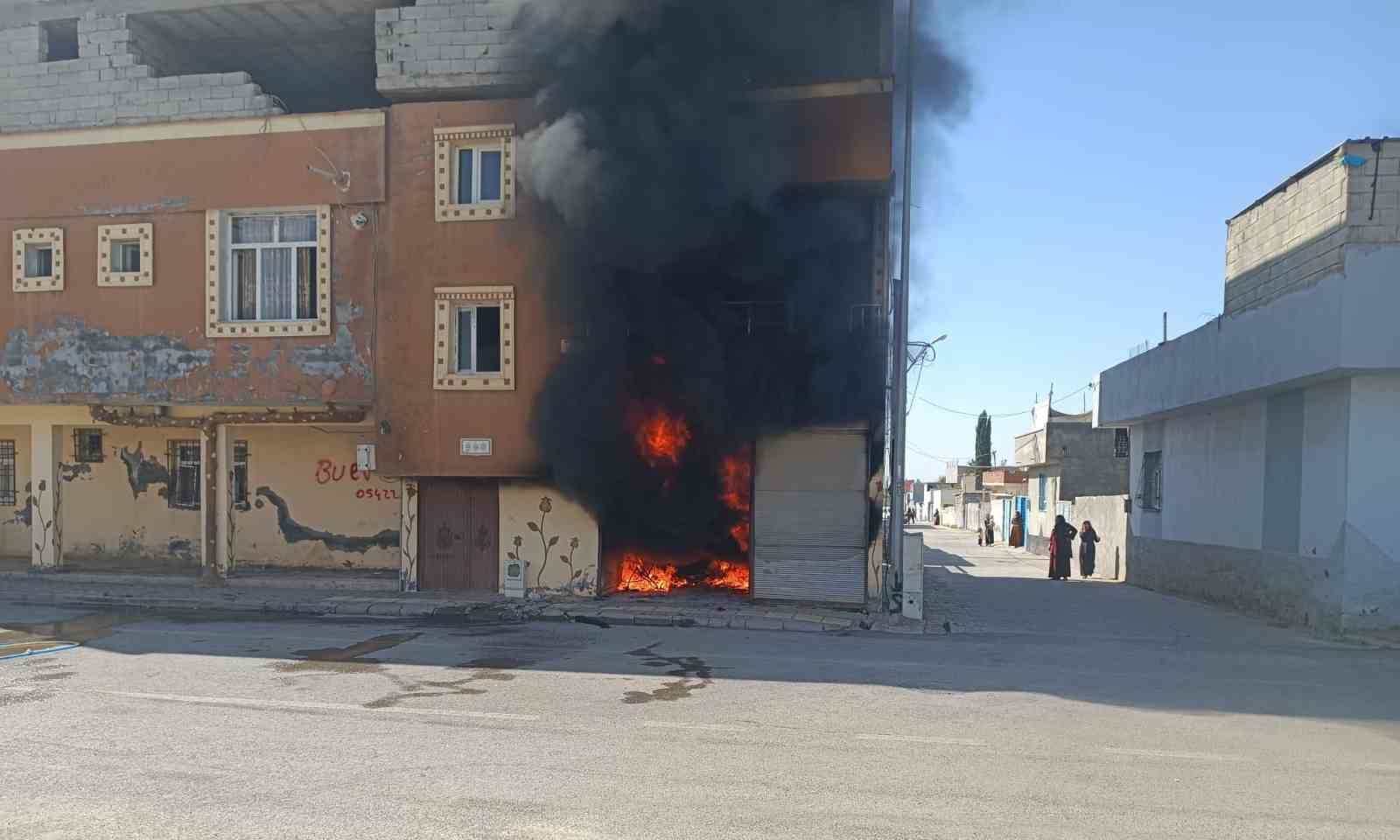 Depo yangını korkuttu 