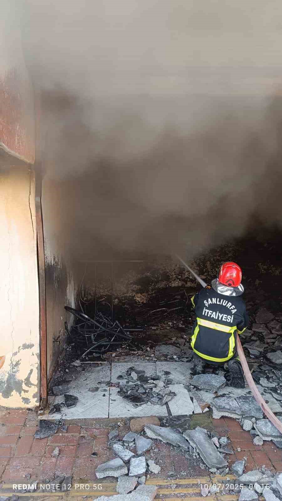 Depo yangını korkuttu 