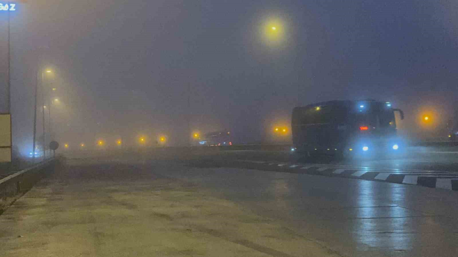 Bolu Dağı’nda sis ve yağış etkili oluyor 
