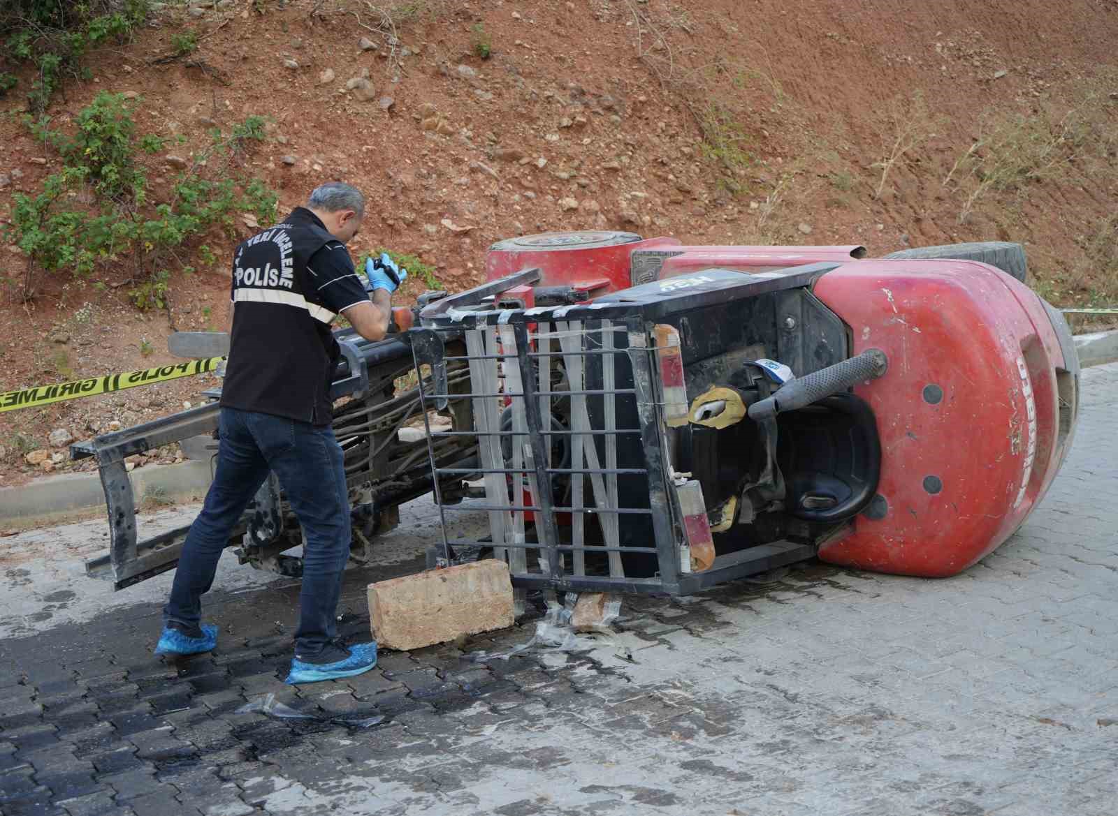 Forkliftin altında kalan 16 yaşındaki sürücü hayatını kaybetti 