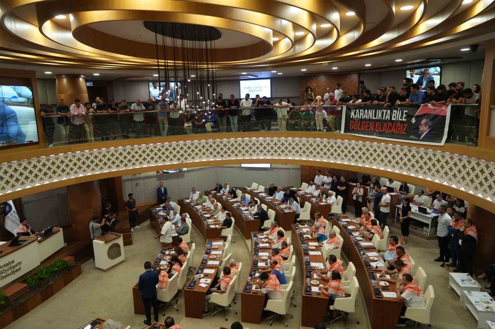 Antalya Büyükşehir Belediye Meclisi, Böcek’in tutuklanmasının ardından ilk kez toplandı 
