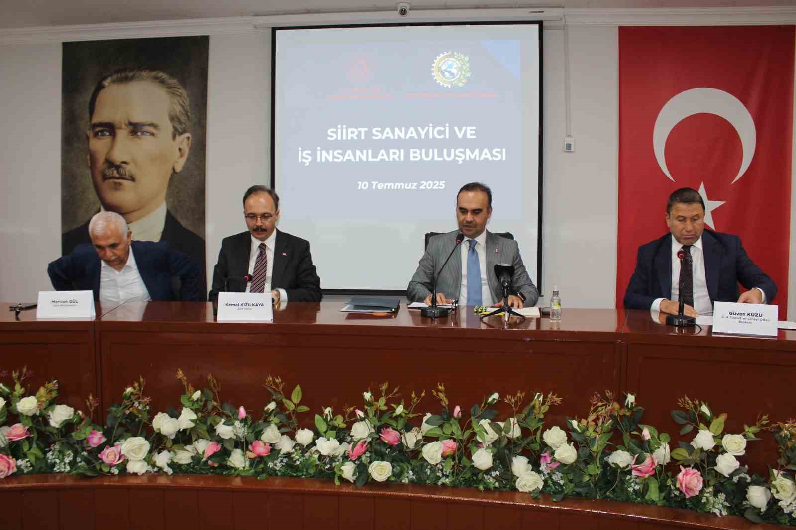Sanayi ve Teknoloji Bakanı Kacır, Siirt’te iş insanlarıyla bir araya geldi 
