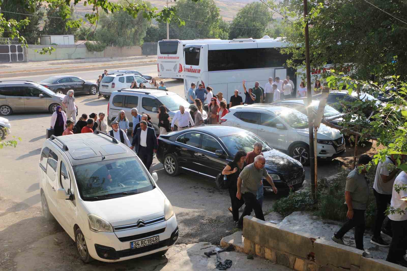 Terör örgütü PKK’nın silah bırakma programını takip edecek heyet Irak’a geçiş yaptı